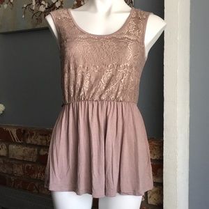 Pretty good women’s top size M